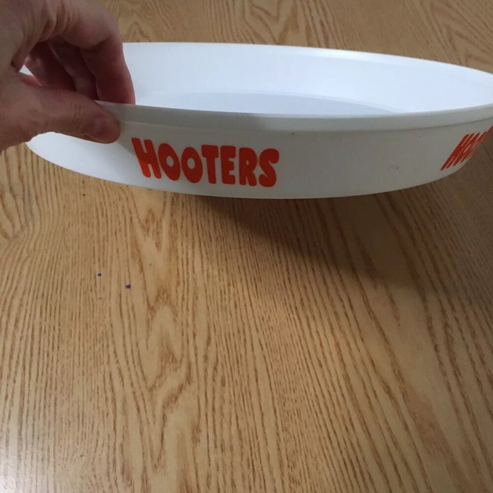 Free w/$59 Bundle Only New Hooters Girl Server Clams Food Drinks Tray 13.1/4”x2” - Picture 5 of 9